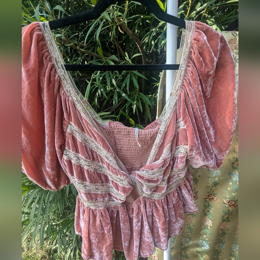 Free People Crushed Velvet Lace Peplum Crop Top Mauve Pink Puff Sleeve Small NWT